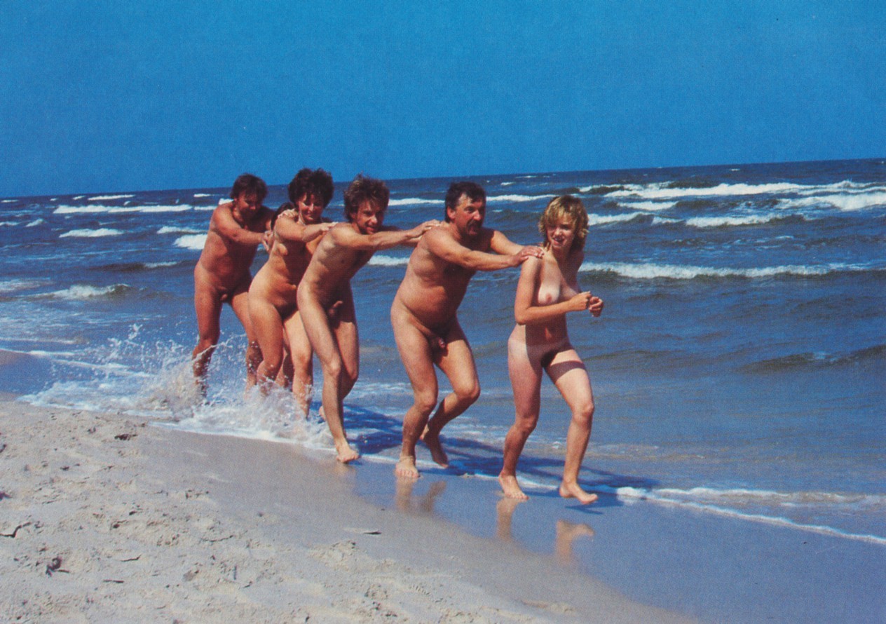 Retro Nudists: Mid-Century Camp Life - photograph 21