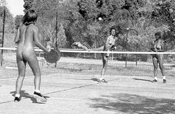 Retro Nudists: Mid-Century Camp Life - photograph 43