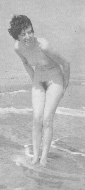 Retro Nudists: Mid-Century Camp Life - photograph 96