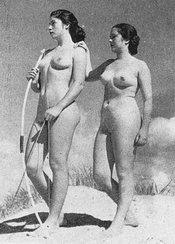 Retro Nudists: Mid-Century Camp Life - photograph 143